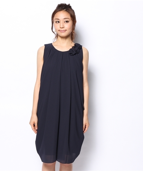 URBAN RESEARCH（アーバンリサーチ）の「UR COUTURE MAISON ショルダーフラワーワンピース（ドレス・レディース・ピンク/ブルー/ネイビー・38）」の13枚目の写真