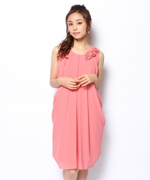 URBAN RESEARCH（アーバンリサーチ）の「UR COUTURE MAISON ショルダーフラワーワンピース（ドレス・レディース・ピンク/ブルー/ネイビー・38）」の6枚目の写真