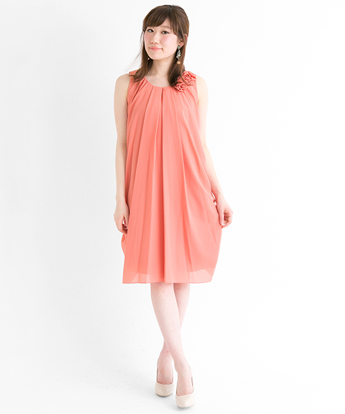 URBAN RESEARCH（アーバンリサーチ）の「UR COUTURE MAISON ショルダーフラワーワンピース（ドレス・レディース・ピンク/ブルー/ネイビー・38）」の17枚目の写真