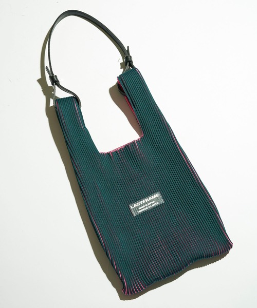 LASTFRAME（ラストフレーム）の「【LASTFRAME(ラストフレーム)】レザーストラップ付2トーンマーケットバッグ　L320001-1（ショルダーバッグ・レディース・レッド/ピンク/グリーン・FREE）」の9枚目の写真