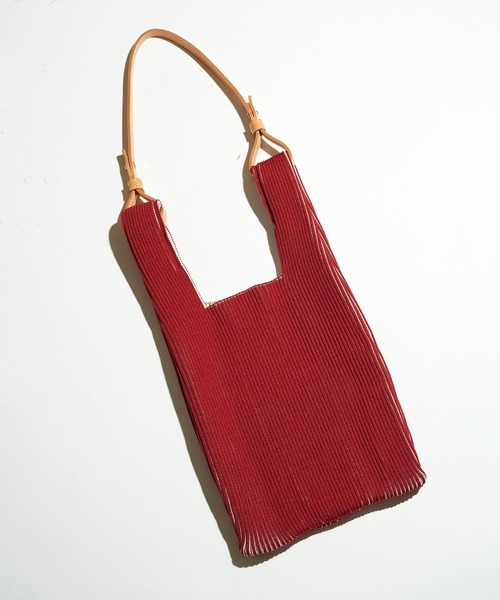 LASTFRAME（ラストフレーム）の「【LASTFRAME(ラストフレーム)】レザーストラップ付2トーンマーケットバッグ　L320001-1（ショルダーバッグ・レディース・レッド/ピンク/グリーン・FREE）」の11枚目の写真