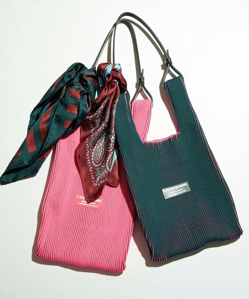 LASTFRAME（ラストフレーム）の「【LASTFRAME(ラストフレーム)】レザーストラップ付2トーンマーケットバッグ　L320001-1（ショルダーバッグ・レディース・レッド/ピンク/グリーン・FREE）」の8枚目の写真