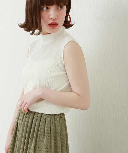 libelle more（リベル モア）の「ランダムプリーツメローノースリーブ（Tシャツ/カットソー・レディース・オフホワイト/ブラック/グレー/モカ/ベージュ・M）」の2枚目の写真