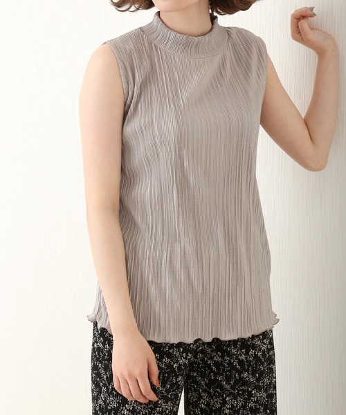 libelle more（リベル モア）の「ランダムプリーツメローノースリーブ（Tシャツ/カットソー・レディース・オフホワイト/ブラック/グレー/モカ/ベージュ・M）」の6枚目の写真