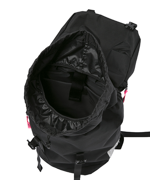 X-girl（エックスガール）の「【mini3月号掲載】X-girl×NEW ERA RUCKSACK（バックパック/リュック・レディース・ブラック・ONE SIZE）」の5枚目の写真