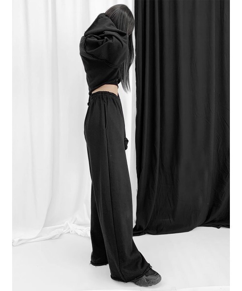 LVEU.（ラブユ.）の「Cut-off sweat bratop set / カットオフスウェットキャミセット（スウェット・レディース・ブラック/グレー・FREE）」の5枚目の写真