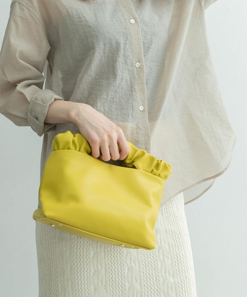 RODE SKO（ロデスコ）の「FLORA フリルハンドルショルダーバッグ（ショルダーバッグ・レディース・グレー/マスタード・ONE）」の3枚目の写真
