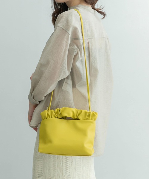 RODE SKO（ロデスコ）の「FLORA フリルハンドルショルダーバッグ（ショルダーバッグ・レディース・グレー/マスタード・ONE）」の13枚目の写真