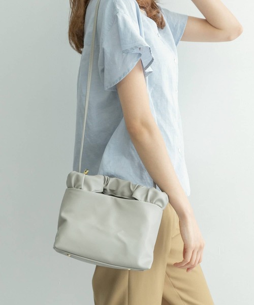 RODE SKO（ロデスコ）の「FLORA フリルハンドルショルダーバッグ（ショルダーバッグ・レディース・グレー/マスタード・ONE）」の8枚目の写真