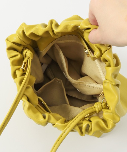 RODE SKO（ロデスコ）の「FLORA フリルハンドルショルダーバッグ（ショルダーバッグ・レディース・グレー/マスタード・ONE）」の16枚目の写真