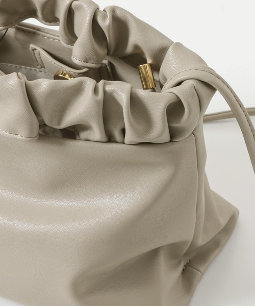 RODE SKO（ロデスコ）の「FLORA フリルハンドルショルダーバッグ（ショルダーバッグ・レディース・グレー/マスタード・ONE）」の18枚目の写真