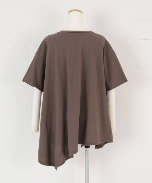 titivate(ティティベイト)の「ランダムヘムフレアTシャツ(Tシャツ/カットソー・レディース・オフホワイト/パープル/モカ/ブラック・S/M)」の14枚目の写真