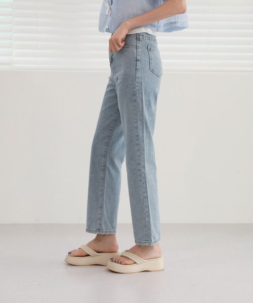 by muni:r(バイ ムニール)の「ストレートフィットスタンダードデニムパンツ(デニムパンツ・レディース・ライトブルー・SMALL/MEDIUM/LARGE)」の3枚目の写真