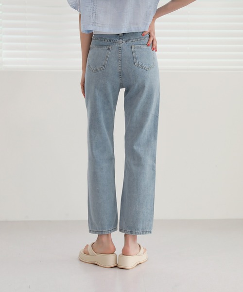 by muni:r(バイ ムニール)の「ストレートフィットスタンダードデニムパンツ(デニムパンツ・レディース・ライトブルー・SMALL/MEDIUM/LARGE)」の4枚目の写真