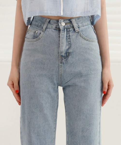 by muni:r(バイ ムニール)の「ストレートフィットスタンダードデニムパンツ(デニムパンツ・レディース・ライトブルー・SMALL/MEDIUM/LARGE)」の13枚目の写真