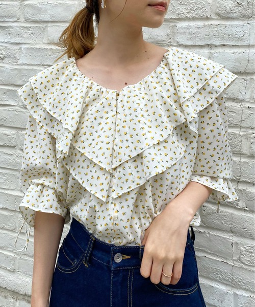 one after another NICE CLAUP(ワンアフターアナザーナイスクラップ)の「ラッフルフリル半袖ブラウス(シャツ/ブラウス・レディース・サックスブルー/アイボリー/ホワイト系その他/ベージュ系その他・FREE)」の3枚目の写真