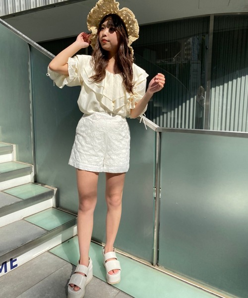 one after another NICE CLAUP(ワンアフターアナザーナイスクラップ)の「ラッフルフリル半袖ブラウス(シャツ/ブラウス・レディース・サックスブルー/アイボリー/ホワイト系その他/ベージュ系その他・FREE)」の12枚目の写真