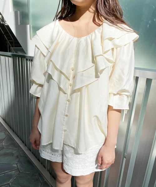 one after another NICE CLAUP(ワンアフターアナザーナイスクラップ)の「ラッフルフリル半袖ブラウス(シャツ/ブラウス・レディース・サックスブルー/アイボリー/ホワイト系その他/ベージュ系その他・FREE)」の13枚目の写真