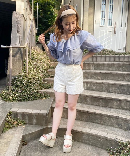 one after another NICE CLAUP(ワンアフターアナザーナイスクラップ)の「ラッフルフリル半袖ブラウス(シャツ/ブラウス・レディース・サックスブルー/アイボリー/ホワイト系その他/ベージュ系その他・FREE)」の9枚目の写真