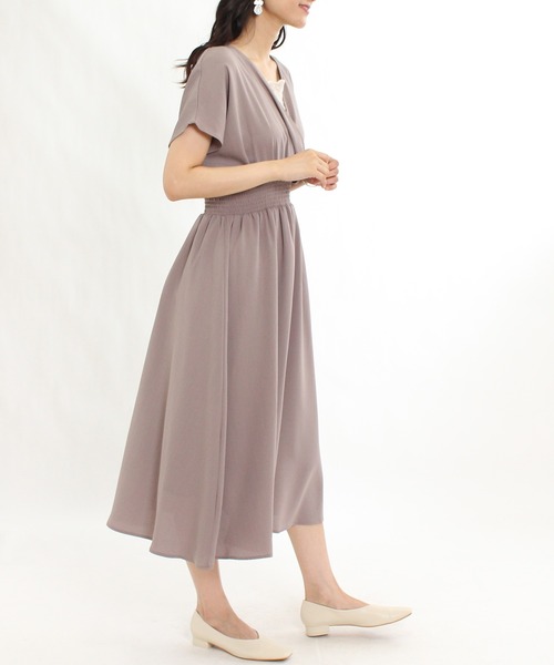 TRUDEA（トルディア）の「リネンライクカシュクールワンピース（ワンピース・レディース・ブルー/ブラック×ホワイト/グレイッシュベージュ・MEDIUM/LARGE）」の19枚目の写真