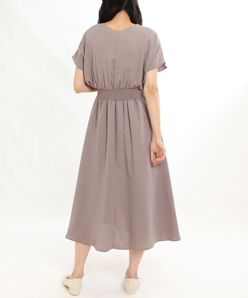 TRUDEA（トルディア）の「リネンライクカシュクールワンピース（ワンピース・レディース・ブルー/ブラック×ホワイト/グレイッシュベージュ・MEDIUM/LARGE）」の20枚目の写真