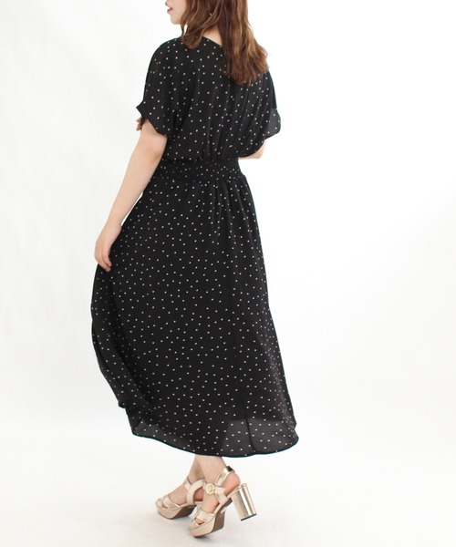 TRUDEA（トルディア）の「リネンライクカシュクールワンピース（ワンピース・レディース・ブルー/ブラック×ホワイト/グレイッシュベージュ・MEDIUM/LARGE）」の14枚目の写真