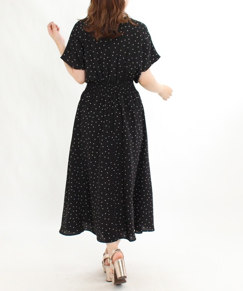 TRUDEA（トルディア）の「リネンライクカシュクールワンピース（ワンピース・レディース・ブルー/ブラック×ホワイト/グレイッシュベージュ・MEDIUM/LARGE）」の15枚目の写真