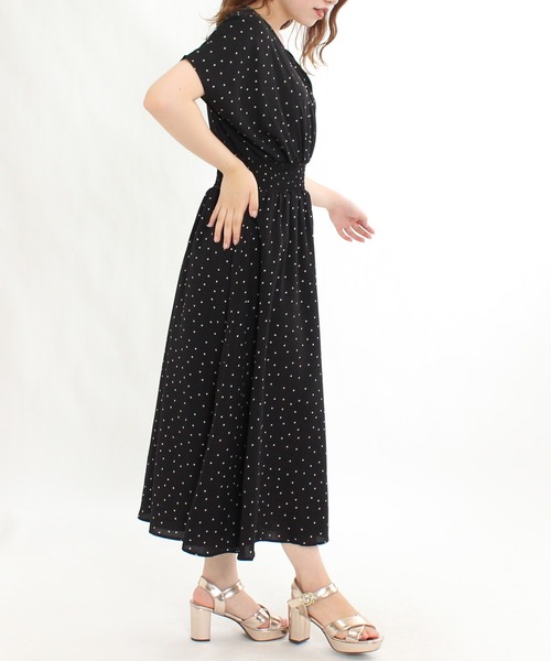 TRUDEA（トルディア）の「リネンライクカシュクールワンピース（ワンピース・レディース・ブルー/ブラック×ホワイト/グレイッシュベージュ・MEDIUM/LARGE）」の16枚目の写真
