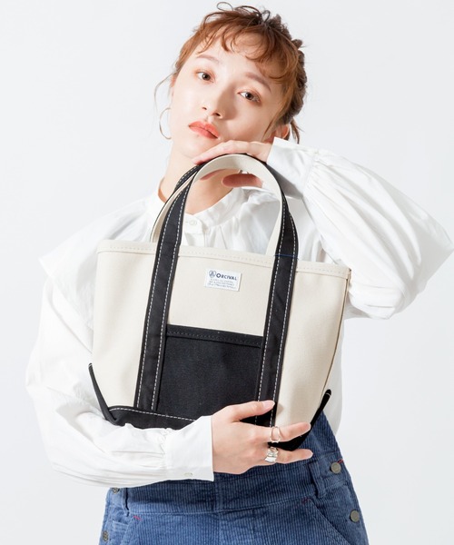 ORCIVAL（オーシバル）の「【FUDGE 10月号掲載】[ORCIVAL/オーシバル] 別注 キャンバストートバッグ（トートバッグ・レディース・ライトカーキ/アイボリー・ONE SIZE）」の2枚目の写真