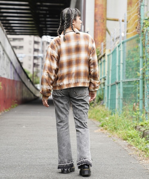 X-girl（エックスガール）の「OMBRE PLAID JACKET（ブルゾン・レディース・ブラック/ブラウン・S/M）」の4枚目の写真