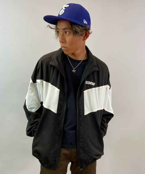 DC（ディーシー）の「DC/ディーシー　パッカブル ナイロンジャケット DJK214004（ナイロンジャケット・メンズ・ベージュ/ブラック・XL/M/L）」の7枚目の写真