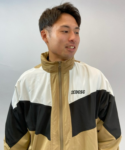DC（ディーシー）の「DC/ディーシー　パッカブル ナイロンジャケット DJK214004（ナイロンジャケット・メンズ・ベージュ/ブラック・XL/M/L）」の15枚目の写真