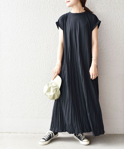 SHIPS Days（シップスデイズ）の「SHIPS Days:ジャージープリーツワンピース◇（ワンピース・レディース・ブラック/キャメル・ONE SIZE）」の12枚目の写真