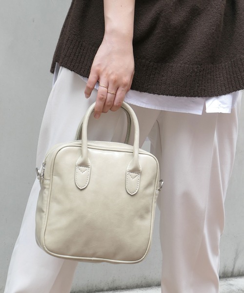 CORNERS（コーナーズ）の「スクエアミニボストンバッグ（ショルダーバッグ・レディース・ブラック/カーキ/グレイッシュベージュ/ブラウン・FREE）」の7枚目の写真