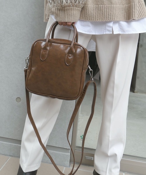 CORNERS（コーナーズ）の「スクエアミニボストンバッグ（ショルダーバッグ・レディース・ブラック/カーキ/グレイッシュベージュ/ブラウン・FREE）」の8枚目の写真