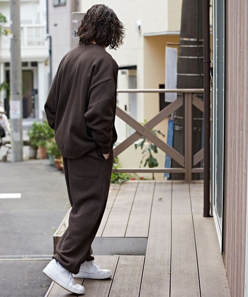 FREAK'S STORE(フリークスストア)の「WEB限定 ワイドシルエット クルーネックスウェット/ビッグシルエット/プルオーバー(スウェット・メンズ・ブラック/ブラウン/杢グレー/グレイッシュベージュ・SMALL/MEDIUM/LARGE)」の5枚目の写真