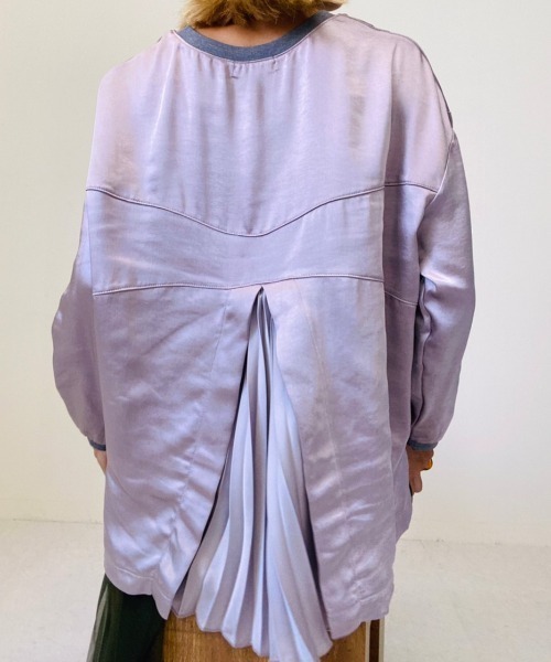 TEVALT（ヴァレット）の「バックプリーツプルオーバー（Tシャツ/カットソー・レディース・ブラック/モカ/グレー系・38）」の5枚目の写真