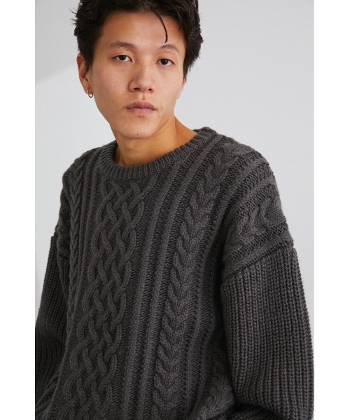 STYLEMIXER(スタイルミキサー)の「ケーブルニットルーズトップ(ニット/セーター・メンズ・ブラック/ベージュ/キャメル/グレー・LARGE/MEDIUM/X-LARGE)」の9枚目の写真