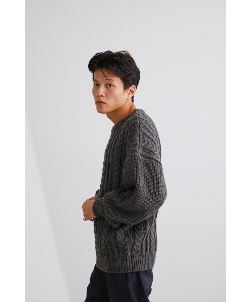 STYLEMIXER(スタイルミキサー)の「ケーブルニットルーズトップ(ニット/セーター・メンズ・ブラック/ベージュ/キャメル/グレー・LARGE/MEDIUM/X-LARGE)」の13枚目の写真