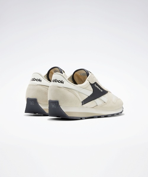 Reebok(リーボック)の「クラシック レザー AZ / Classic Leather AZ Shoes(スニーカー・メンズ・サンドベージュ/グレー系その他・22.5cm/23.5cm/24.5cm/25.5cm/26.5cm/27.5cm/28.5cm/23.0cm/24.0cm/25.0cm/26.0cm/27.0cm/28.0cm/29.0cm/22.0cm)」の4枚目の写真