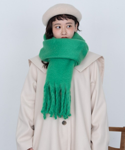 MERLOT(メルロー)の「もこもこマフラー(マフラー・レディース・ブラック/アイボリー/オレンジ/グリーン・FREE)」の3枚目の写真