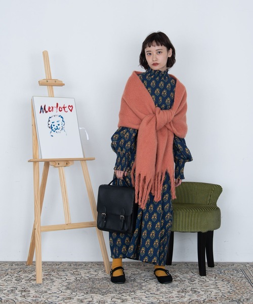 MERLOT(メルロー)の「もこもこマフラー(マフラー・レディース・ブラック/アイボリー/オレンジ/グリーン・FREE)」の10枚目の写真