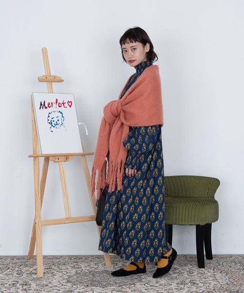 MERLOT(メルロー)の「もこもこマフラー(マフラー・レディース・ブラック/アイボリー/オレンジ/グリーン・FREE)」の16枚目の写真