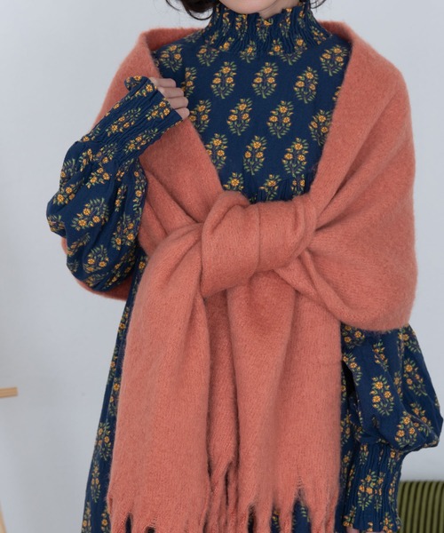 MERLOT(メルロー)の「もこもこマフラー(マフラー・レディース・ブラック/アイボリー/オレンジ/グリーン・FREE)」の13枚目の写真