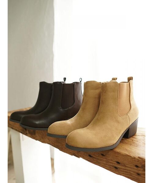 To the sea(トゥーザシー)の「サイドゴアショートブーツ(ブーツ・レディース・ベージュ/ブラウン・SMALL/LARGE/MEDIUM)」の14枚目の写真