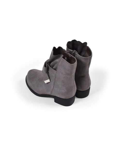 BeBe（ベベ）の「BeBe/スウェードスカラップリボンギャザーショートブーツ(16~21cm)（ブーツ・キッズ・ブラウン/グレー・18/16/20/17/19/21）」の19枚目の写真