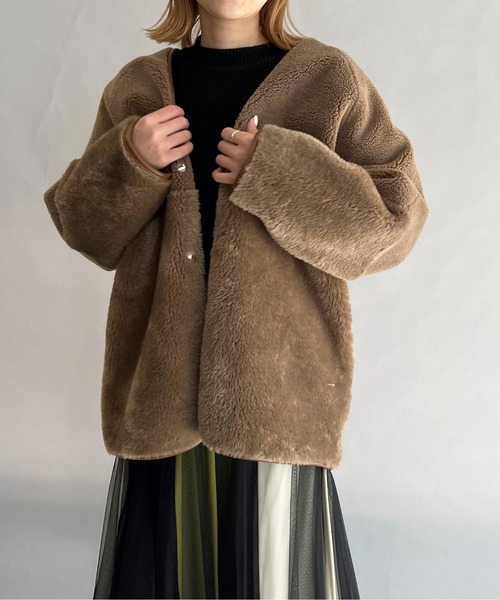 LUGIVA(ルギヴァ)の「ボアxフェイクスエードリバーシブルコート(ムートンコート・レディース・ブラウン/オフホワイト・M)」の18枚目の写真