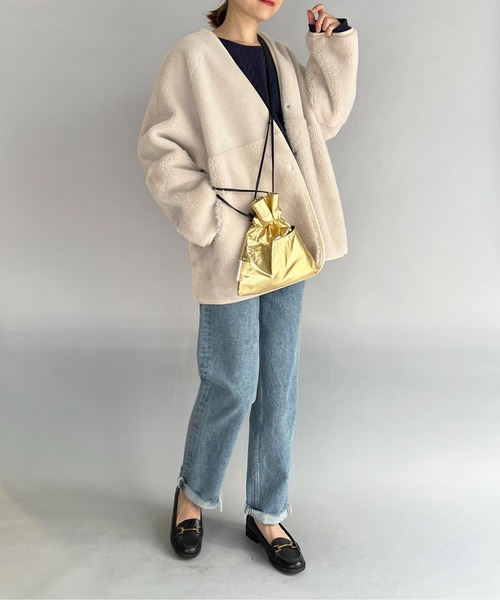 LUGIVA(ルギヴァ)の「ボアxフェイクスエードリバーシブルコート(ムートンコート・レディース・ブラウン/オフホワイト・M)」の11枚目の写真