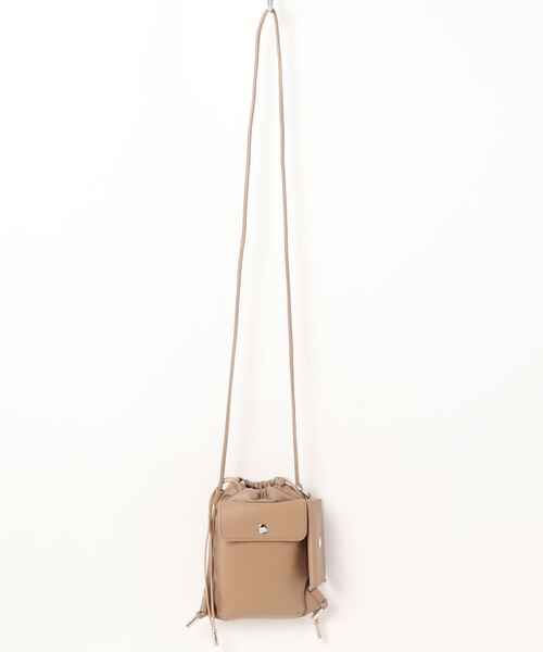 cache cache（カシュ カシュ）の「カシュカシュ cachecache / スマホポケット付き巾着ショルダーバッグ（ショルダーバッグ・レディース・ブラック/カーキ/ホワイト/グレー/イエロー/パープル/アイボリー/ベージュ系その他・FREE）」の6枚目の写真