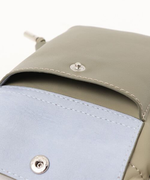 cache cache（カシュ カシュ）の「カシュカシュ cachecache / スマホポケット付き巾着ショルダーバッグ（ショルダーバッグ・レディース・ブラック/カーキ/ホワイト/グレー/イエロー/パープル/アイボリー/ベージュ系その他・FREE）」の19枚目の写真